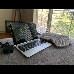 Lenovo Yoga 710-11ikb 11.6 inch touchscreen 2 in 1 flip laptop tablet